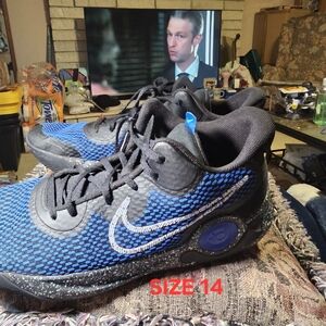 Nike Men's Dynamic Blue and Black Athletic Shoes